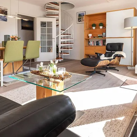 Kaept'n Nelson, App 15 アパート